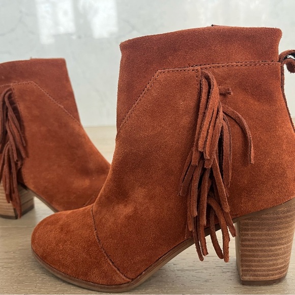 TOMS Lunata Fringe Suede Ankle Boot - Picture 2 of 8